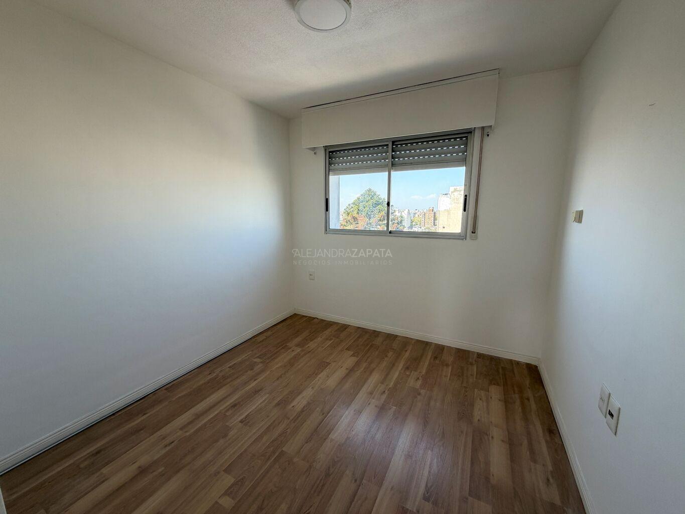 Alquiler apartamento 2 dormitorios, garage, vista despejada. Pocitos · Foto 10
