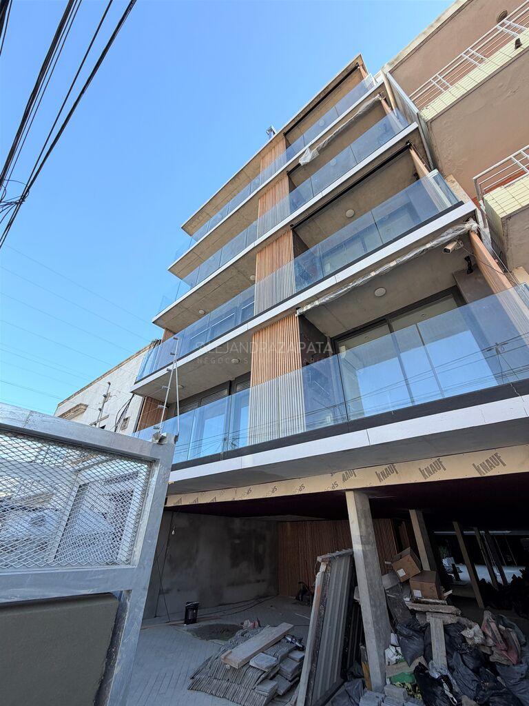 Alquiler apartamento A ESTRENAR. Un dormitorio, balcón y parrillero. Garage. Buceo