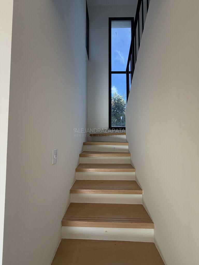 Alquiler a estrenar!!! casa Ph duplex 2 dormitorios, 2 baños, cochera, patio. Carrasco Norte · Foto 7