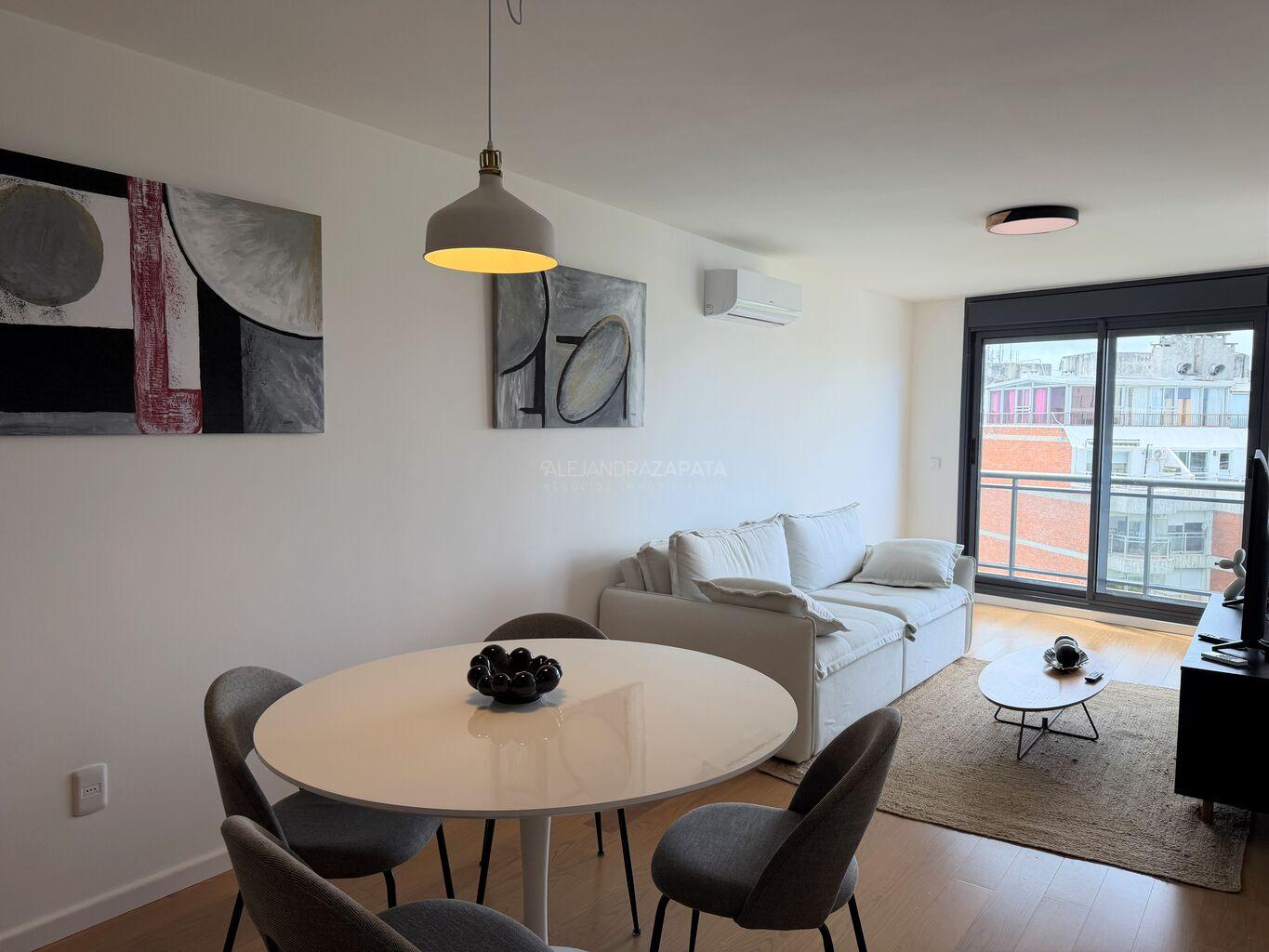 Alquiler Apartamento amoblado 2 dormitorios 2 baños, balcón. Garage. Punta Carretas · Foto 4