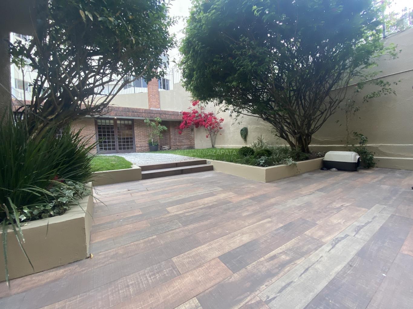 Venta Casa 3 dormitorios 2 baños barbacoa garage para 2 autos Malvin.