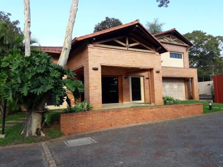 Casa En Condominio Montecillo - Bo. Mcal. Estigarribia