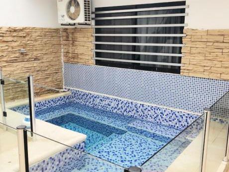 Casa En Venta Con Restaurante En Zona Comercial