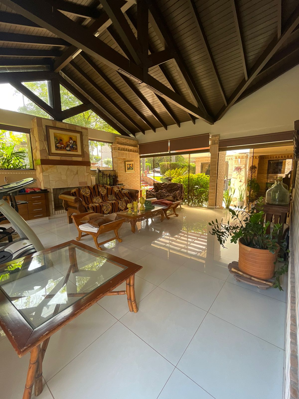 EN VENTA LUJOSA CASA EN EL PARANA COUNTRY CLUB — foto 3
