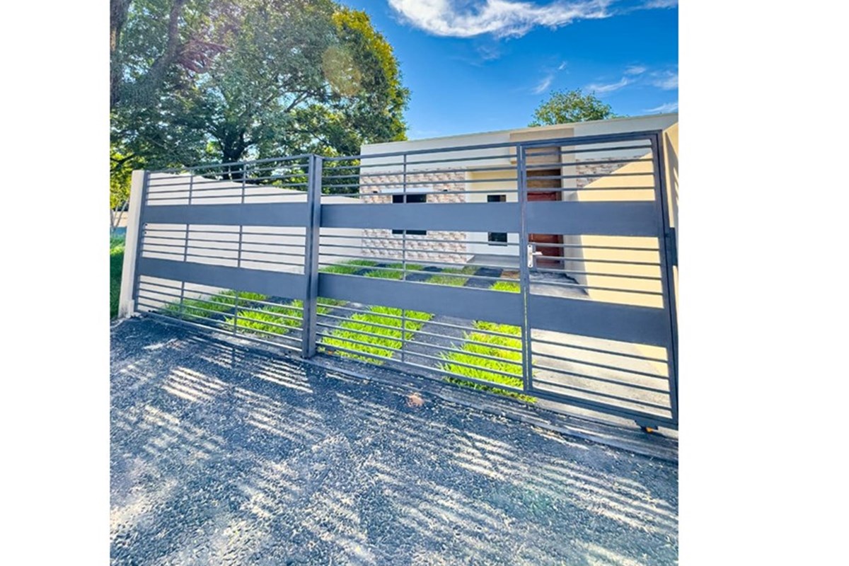 VENDO DUPLEX EN LAMBARE — foto 2