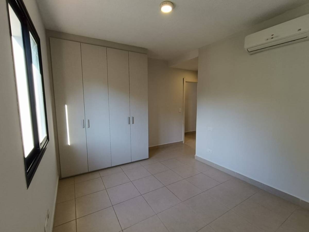 Alquilo Departamento de 2 dormitorio en Laguna Grnade — foto 3