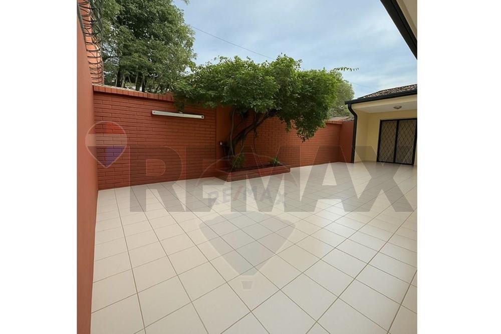 Alquilo Consultorio en barrio Mariscal Lopez — foto 2