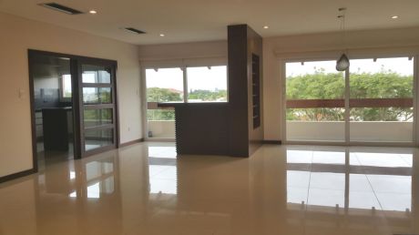Hermoso Departamento En Condominio Ubicado En El Barrio Las Palmas