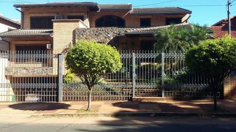 Vendo V-055 Residencia - Barrio Mburucuyá