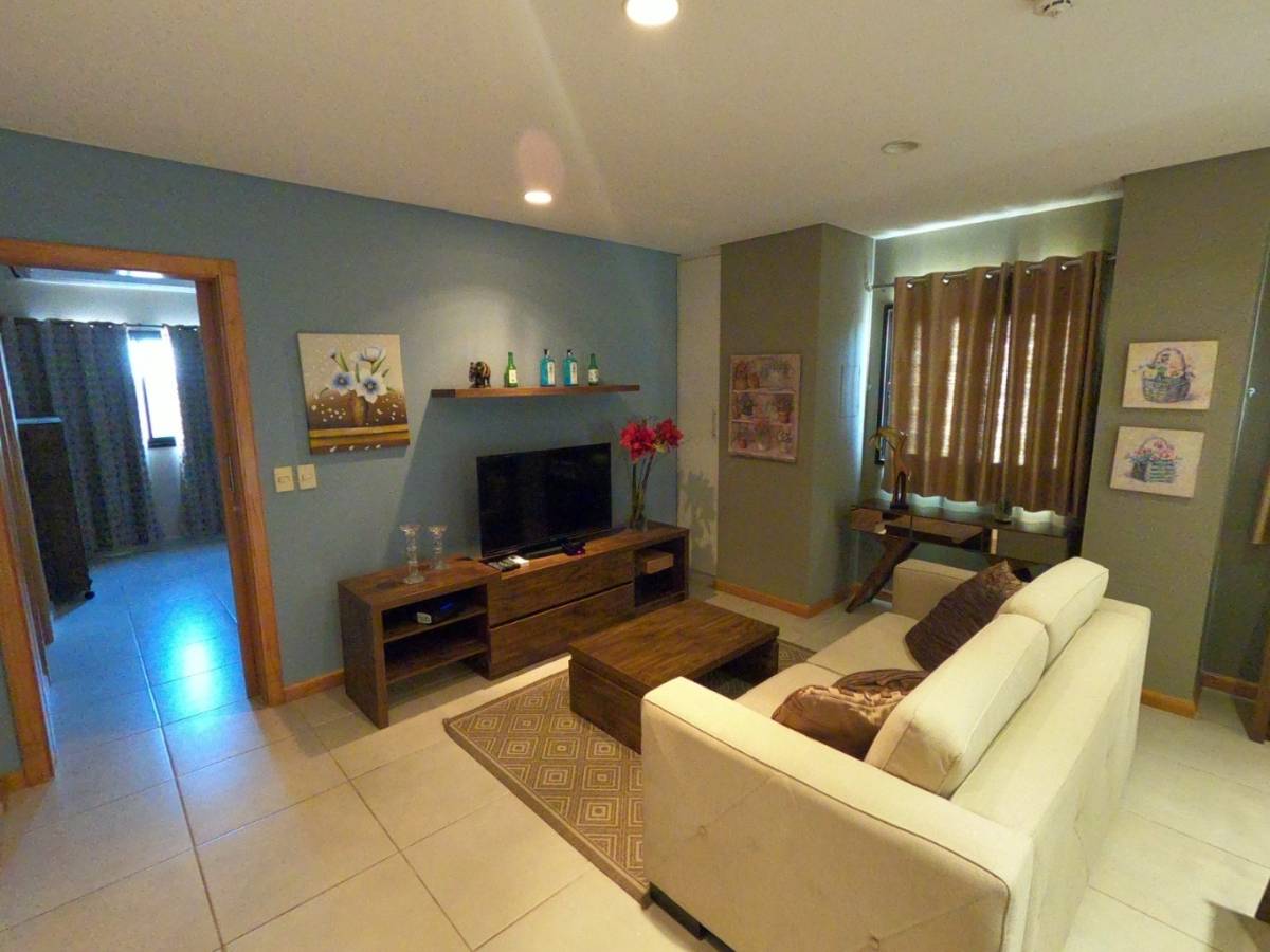 SE ALQUILA CONFORTABLE DEPARTAMENTO AMOBLADO ZONA PASEO LA GALERÍA — foto 2