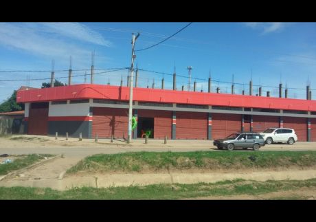 Vendo Ideal Casa Con 6 Tiendas, Zona Altamente Comercial En Zona “magisterio Sur”.