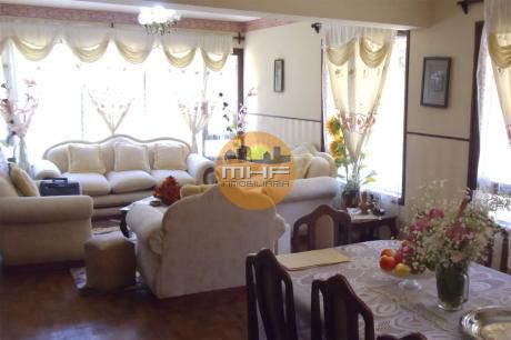 Casa Con Garzonier En Venta Sobre Parque- Zona Cala Cala