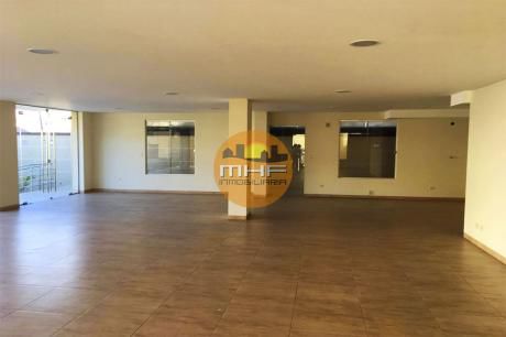 Estrrene Local Comercial Zona Cala Cala Oeste