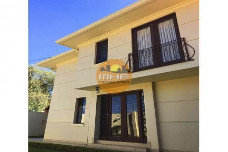 Hermoso Chalet De Fino Acabado Zona Casona Mayorazgo