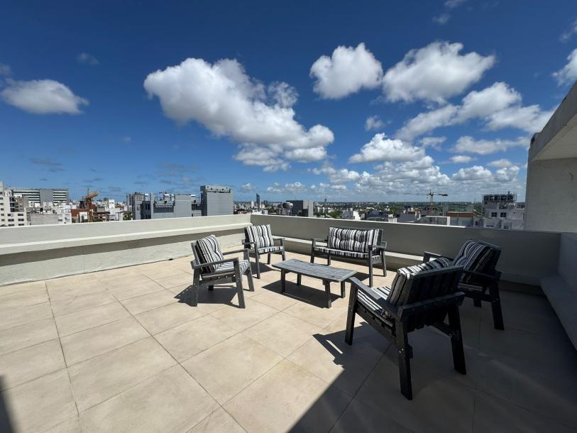 Venta apartamento de 3 dormitorios, gran terraza con parrillero y garaje en Tres Cruces