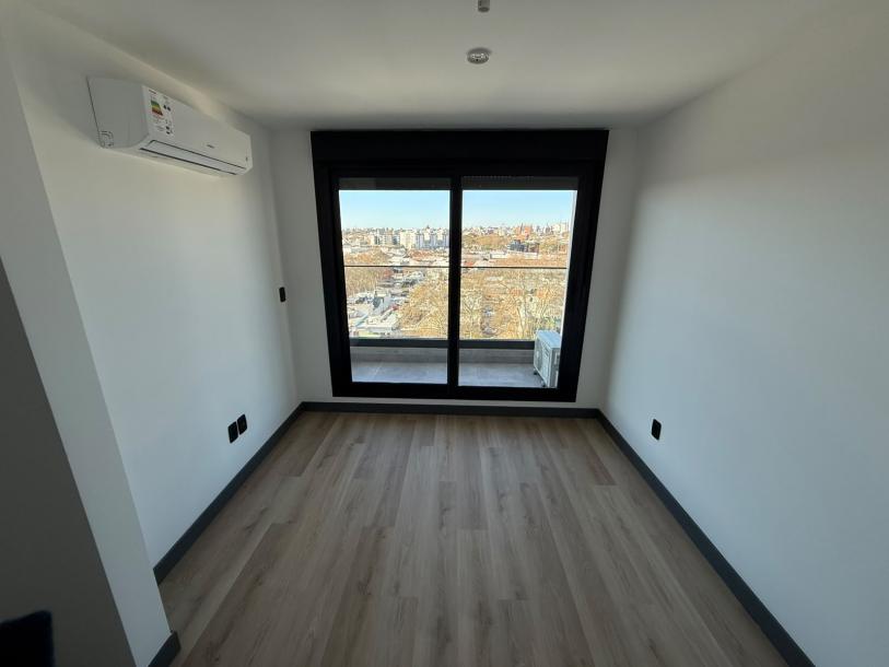 Alquiler apartamento 1 dormitorio en piso alto. Cordón. · Photo 9