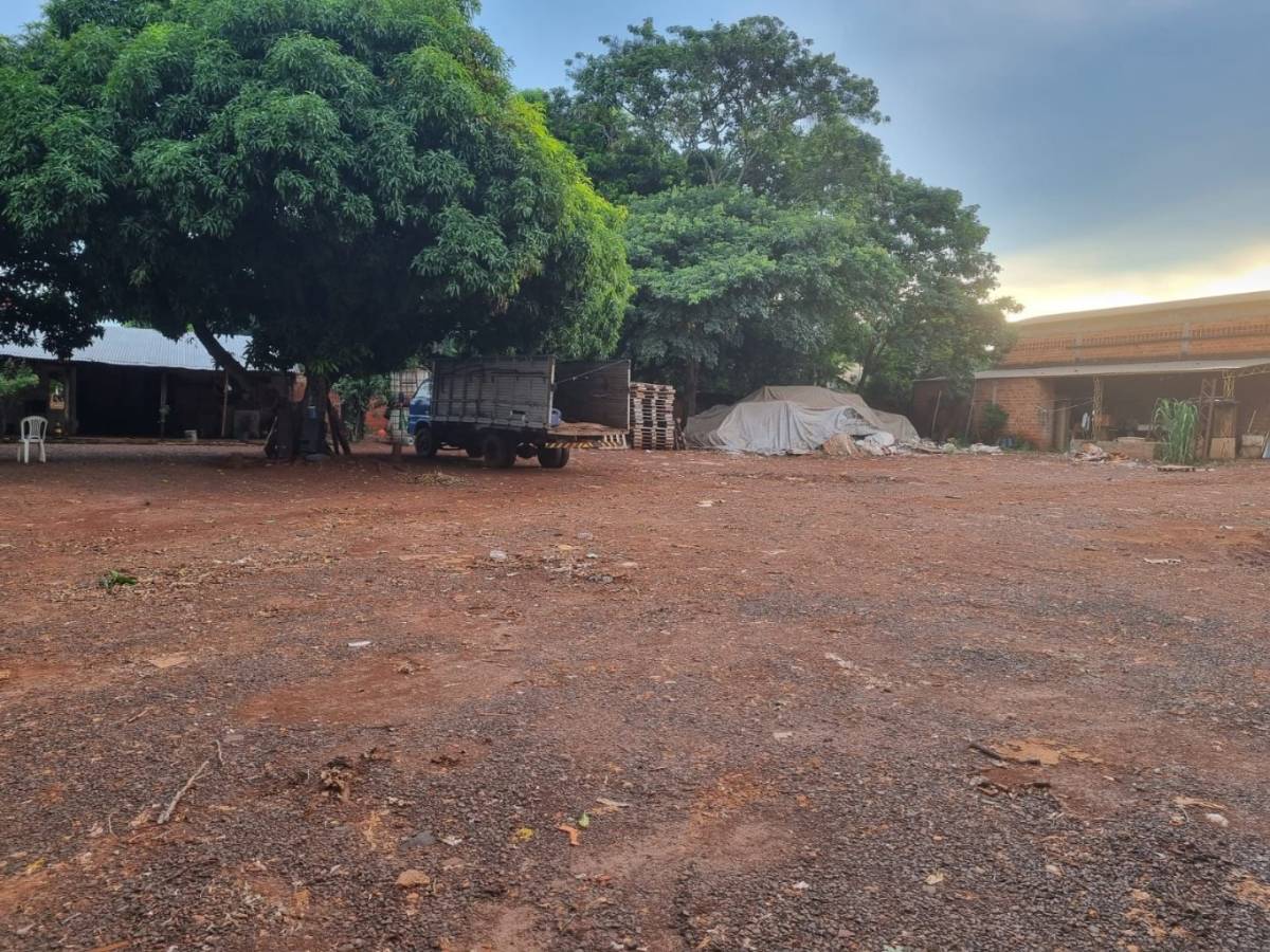 Vendo terreno en el barrio Santo Tomás de Ciudad del este — foto 2