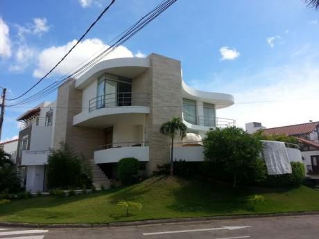 Bellisima Casa En Alquiler