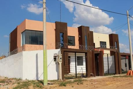 Hermosa Casa A Estrenar En Esquina Zona Sur Radial 13 6to Anillo
