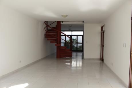 Hermosa Casa A La Venta En La Zona Sur Radial 13 4to Anillo