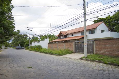 Casa En Barrio Las Palmas