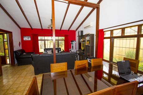 Casa Amplia Zona Hipermaxi La Pampa