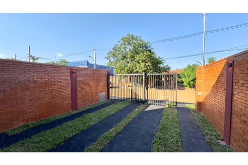 Hermoso y compacto chalet a estrenar en el barrio Cañadita Ñemby — foto 2