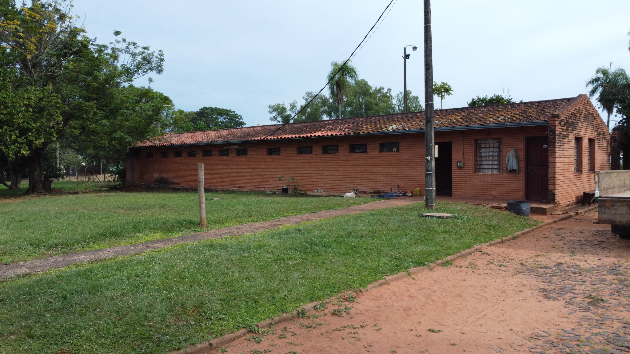 GRAN CAMPO CON DEPÓSITOS SOBRE RUTA EN LIBERACIÓN — foto 2
