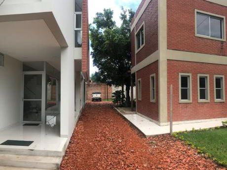 Edificio Para Oficinas De 2 Plantas Y 2 Bloques