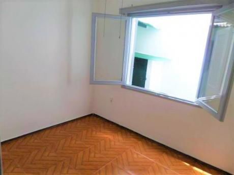 2 Dormitorios Y Patio Exclusivo!! Sin Gastos Comunes!!