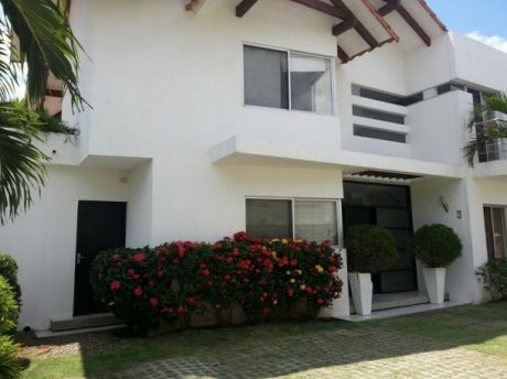 Hermosa Casa En Condominio Cerrado