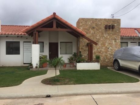 Hermosa Casa En Condominio - Zona Norte