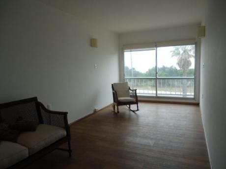 Apartamento En Punta Gorda, Junto Al Mar
