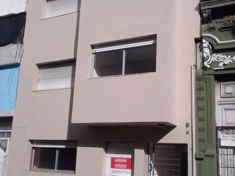 Apartamento Monoambiente Amplio Y Luminoso Primer Piso Frente