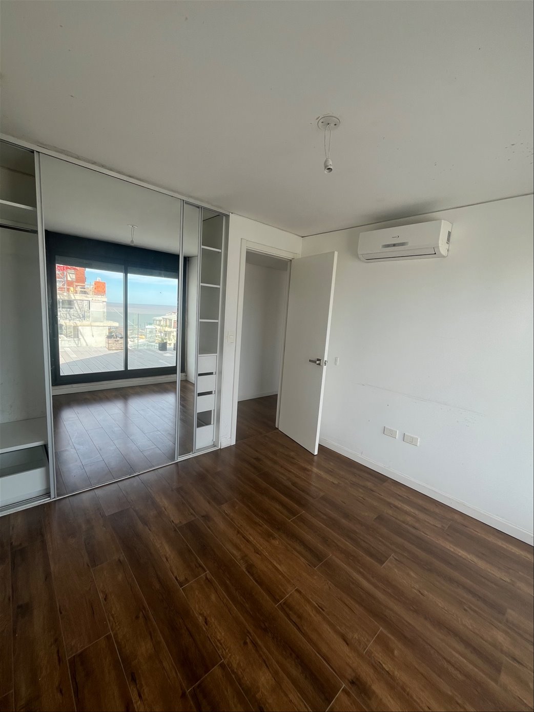 Apartamento en alquiler 2 dormitorios en Centro con terraza · Foto 9
