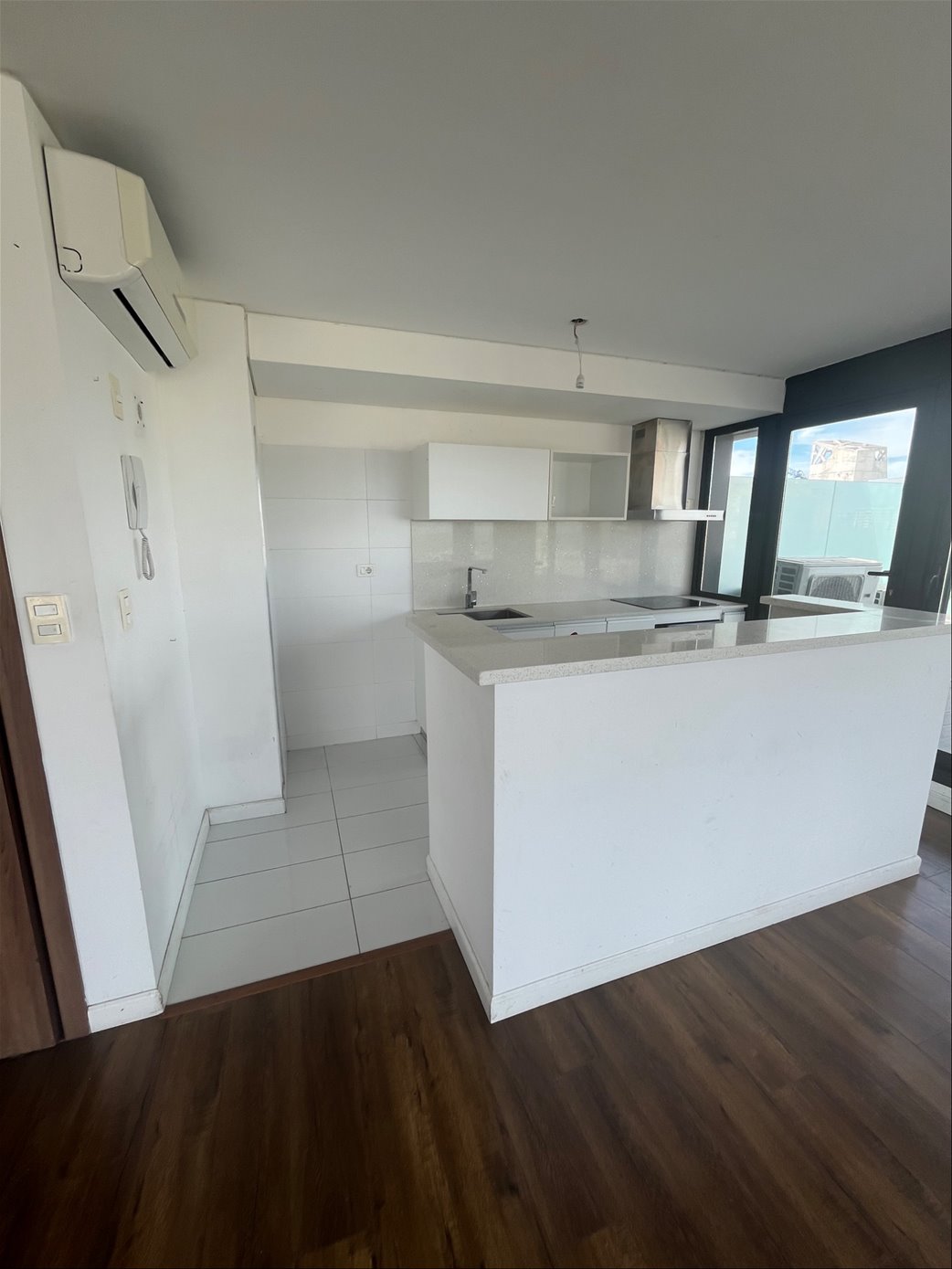 Apartamento en alquiler 2 dormitorios en Centro con terraza · Foto 2