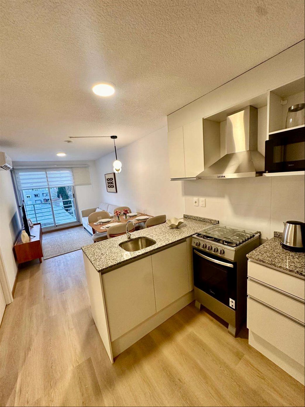 Apartamento de 1 dormitorio amoblado con balcón · Foto 6