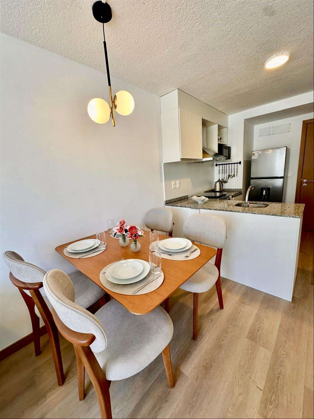 Apartamento de 1 dormitorio amoblado con balcón · Foto 3