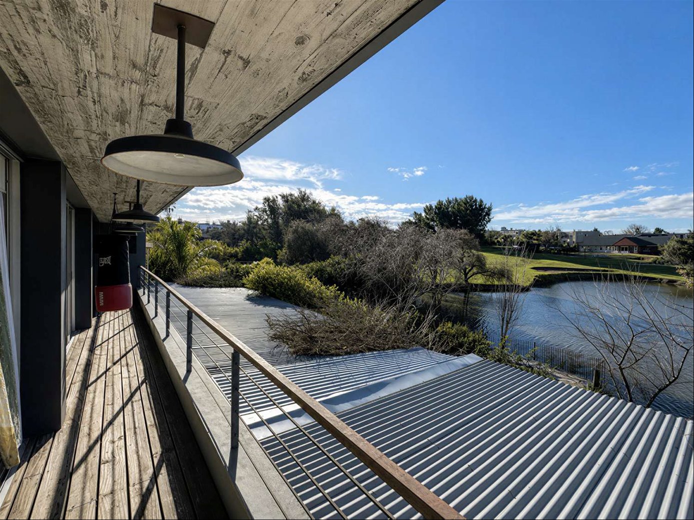 Casa frente al lago en Lomas de La Tahona con vistas únicas · Photo 8