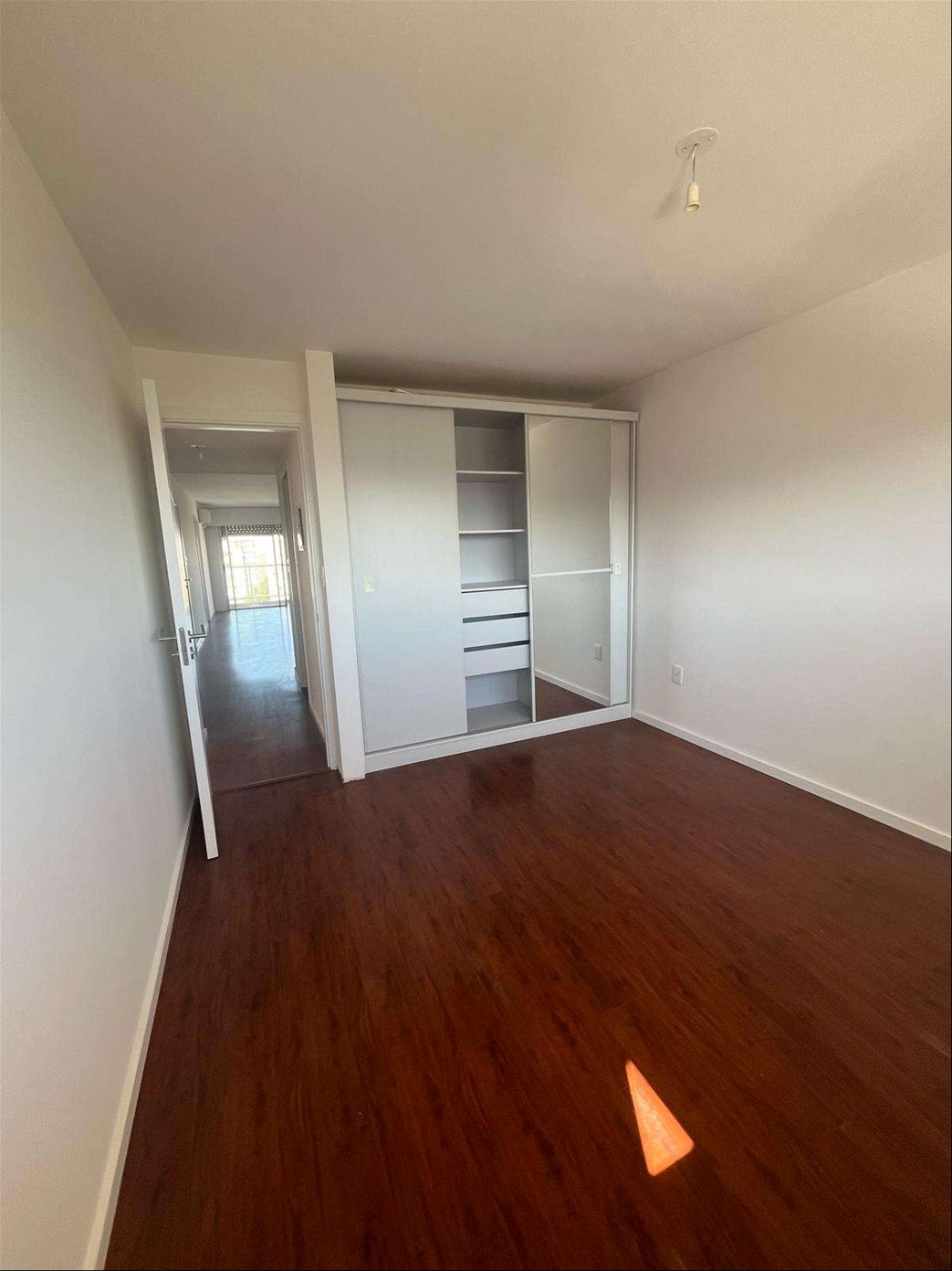 Apartamento de 2 dormitorios en piso alto con terraza y garaje · Foto 10