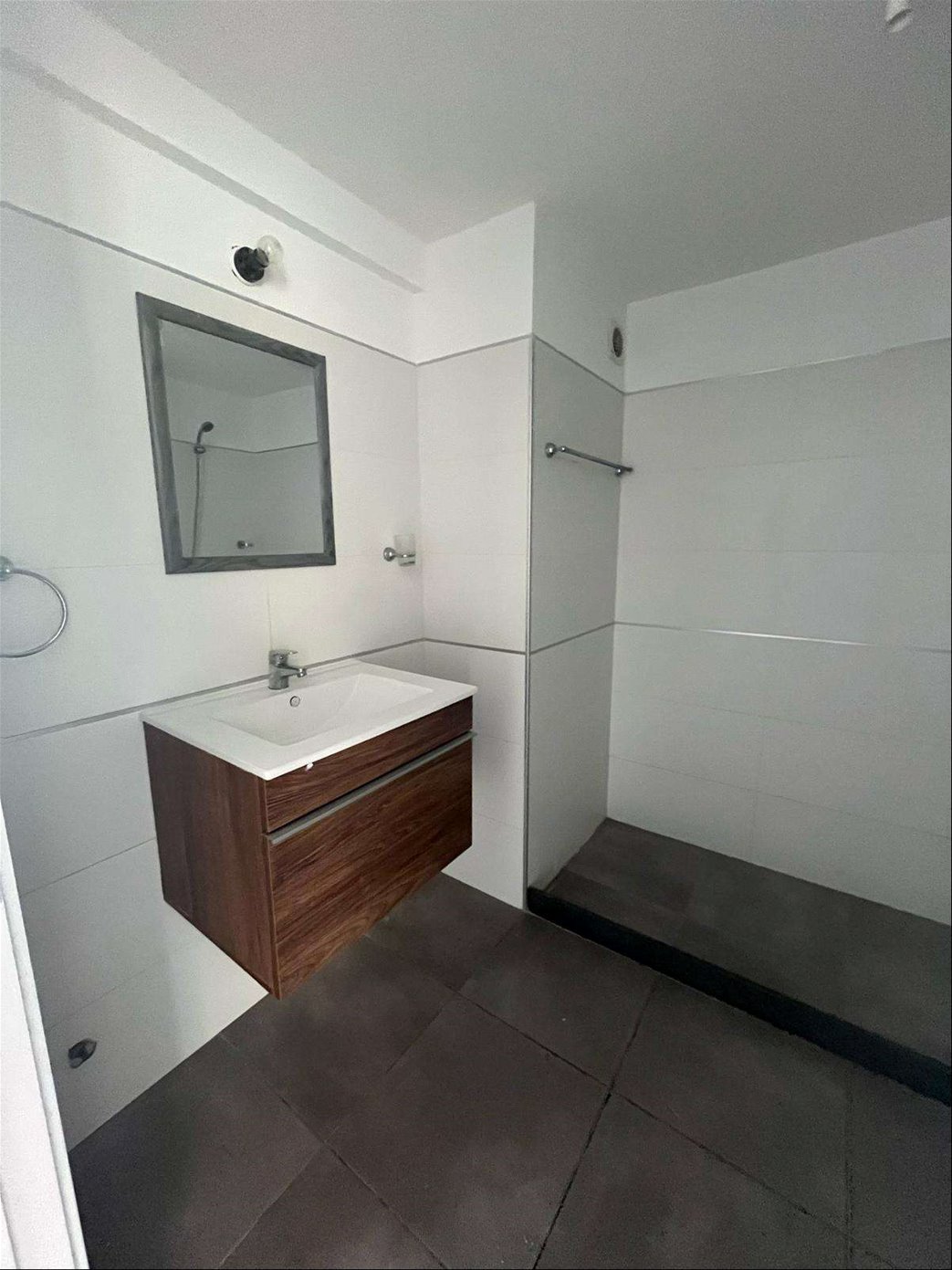 Apartamento de 2 dormitorios en piso alto con terraza y garaje · Foto 7