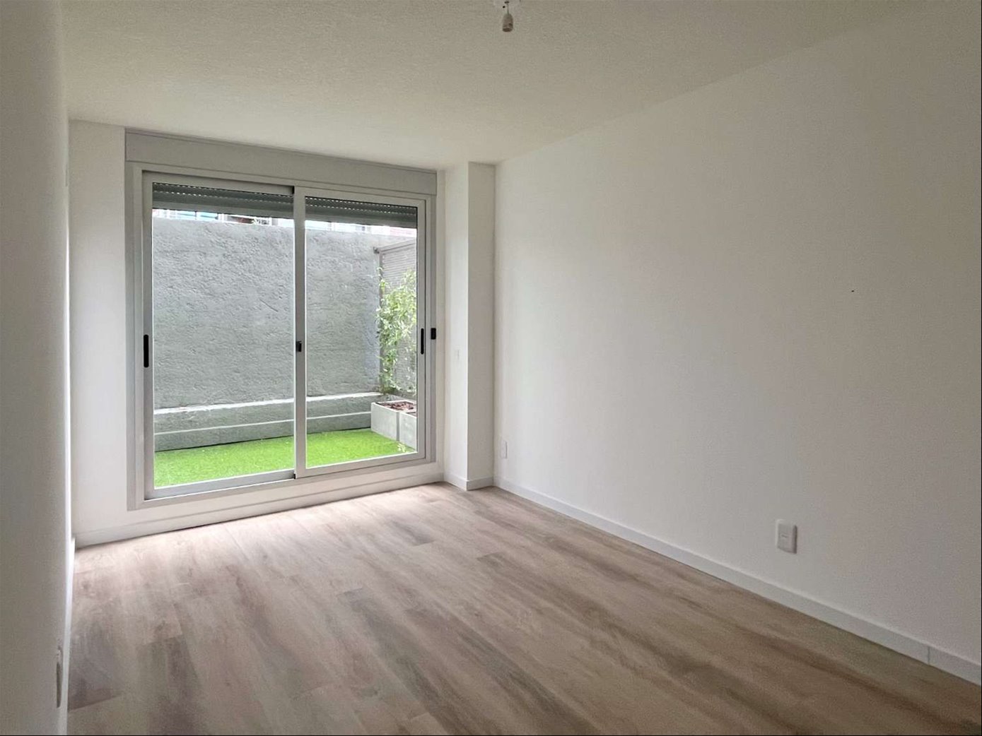 Apartamento de 1 dormitorio con patio en Ventura Tres Cruces · Foto 3
