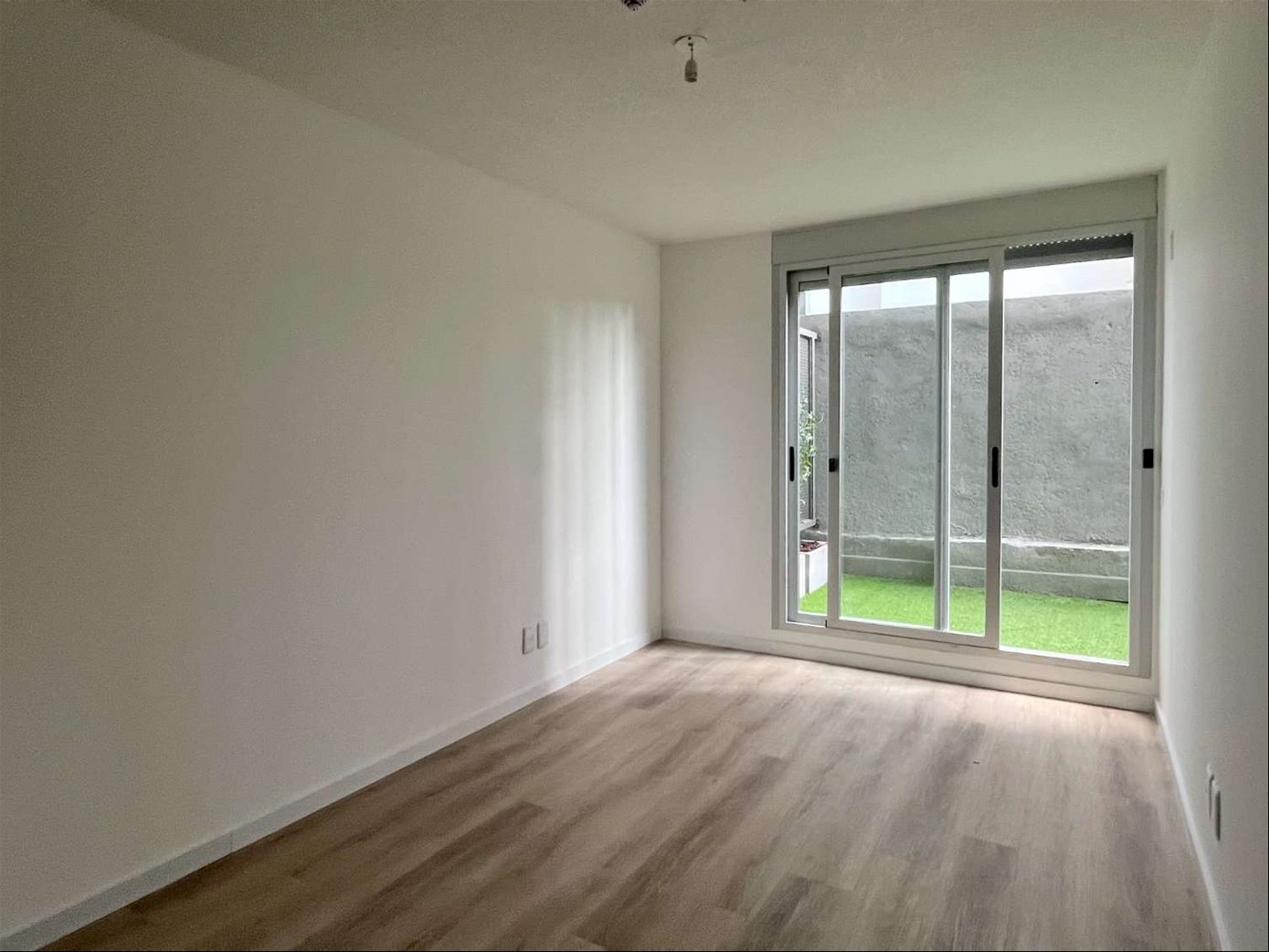 Apartamento de 1 dormitorio con patio en Ventura Tres Cruces · Foto 2