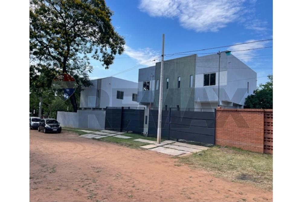 Duplex - Venta - San Lorenzo, Central, Paraguay 650,000,000 ₲ — foto 2