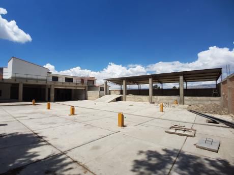 Terreno Con Galpon Y Oficinas En Alquiler Cota Cota