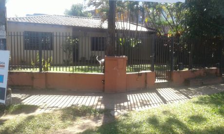 Casa En Excelente Ubicación
