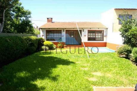 Casa En Malvin, De 2 Plantas, 4 Dormitorios, 3 Baños En 370m2