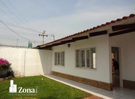 Linda Casa En Zona Norte, 5to Anillo, En Alquiler