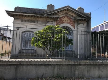 Casa En Prado Sobre Av. Millán