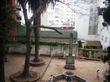 Oportunidad En El Corazon De Pocitos Sobre Avenida ,